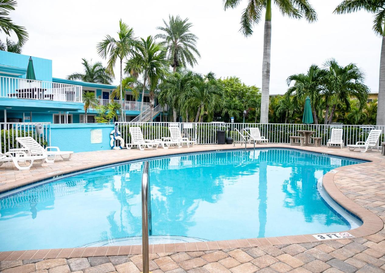Bayside Inn And Marina Treasure Island Exterior photo