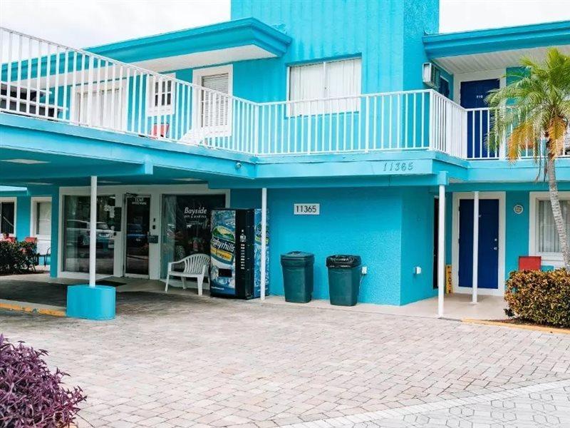 Bayside Inn And Marina Treasure Island Exterior photo